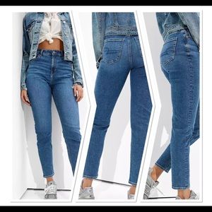 American  Eagle Mom Jeans. Size 00 Regular